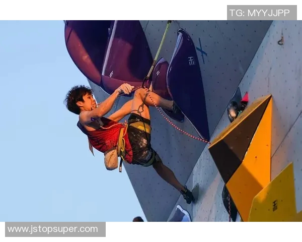 重庆攀岩队在极限运动世界杯中的精彩表现与状态分析