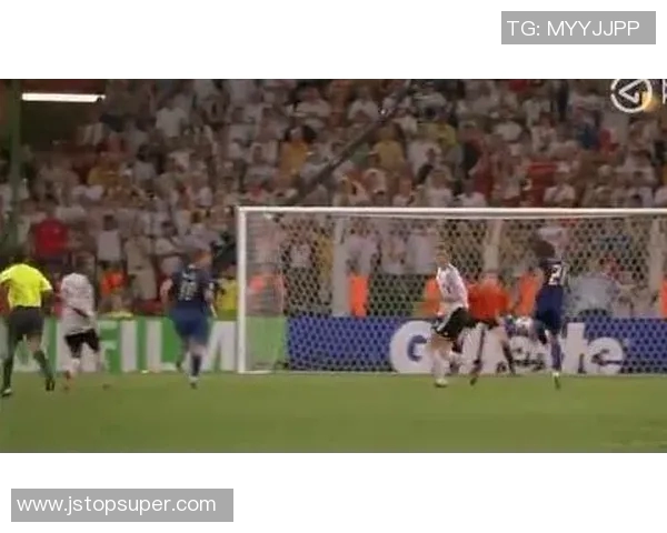 2006年世界杯决赛法国与意大利精彩集锦回顾与分析