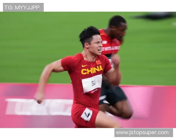 克罗斯：从足球场上的战术大师到全球体育品牌的代言人之路